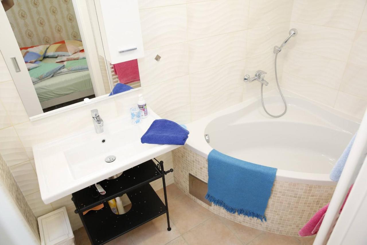 Holiday Home Yan With Bay View Vodice Eksteriør billede