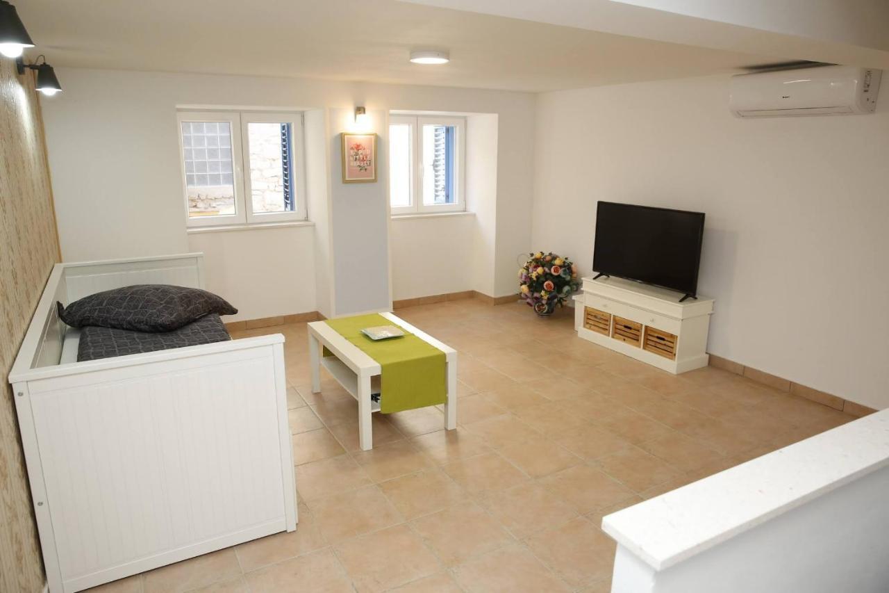 Holiday Home Yan With Bay View Vodice Eksteriør billede